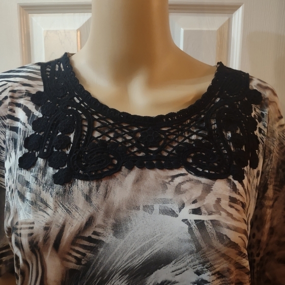 N Touch women's size small petite animal print blouse shirt top - Picture 4 of 6